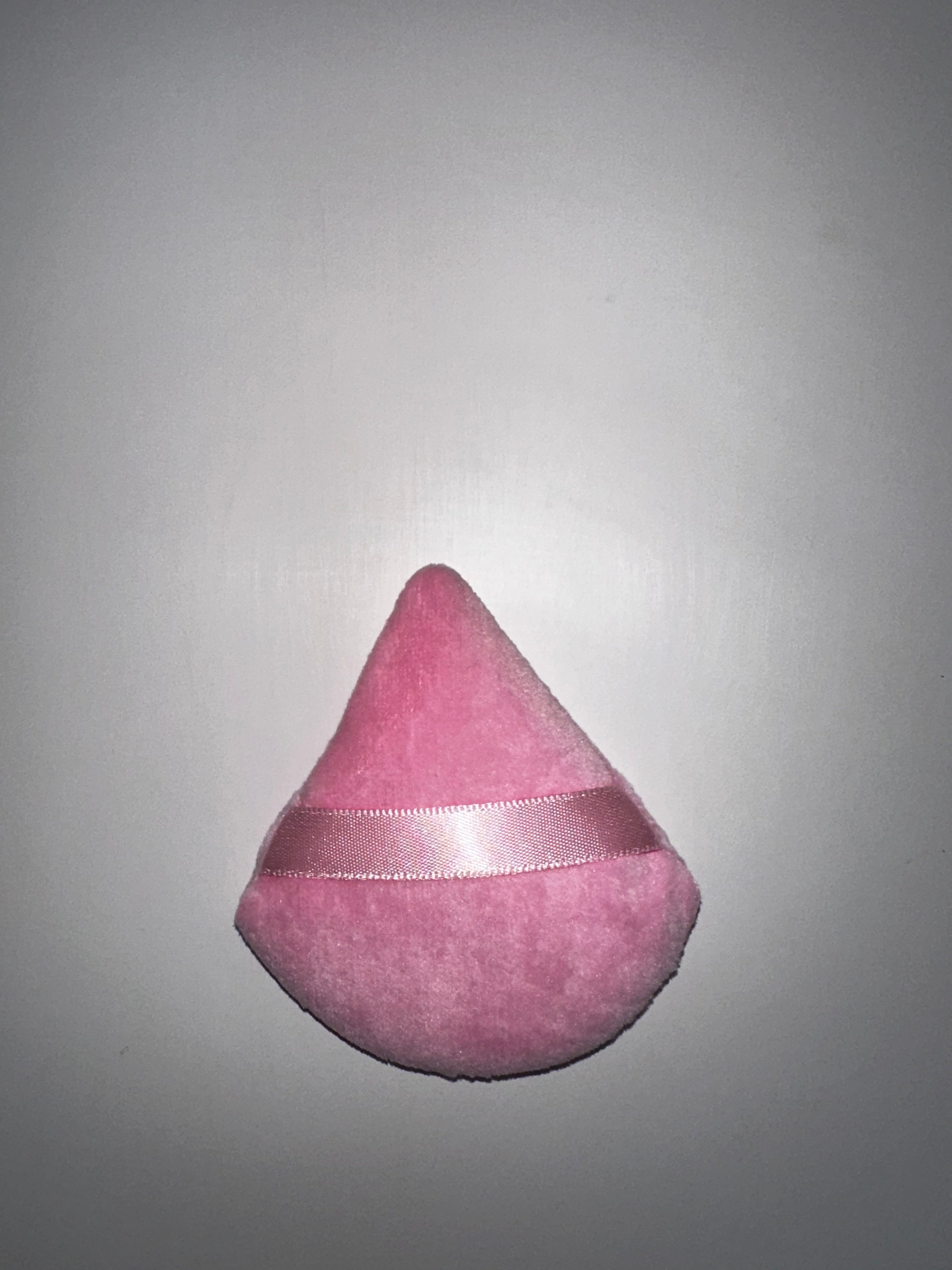 Powder triangle puff