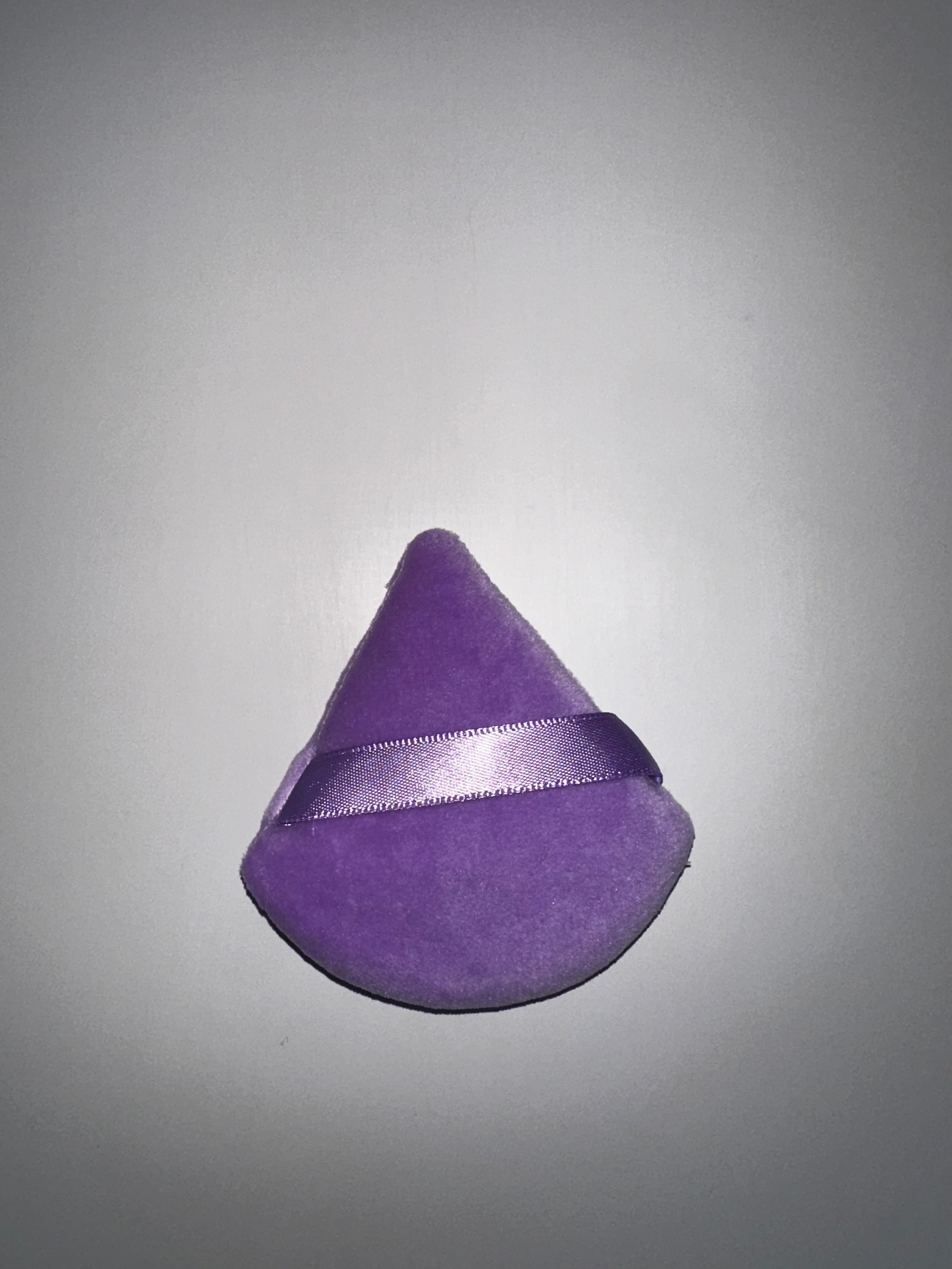 Powder triangle puff