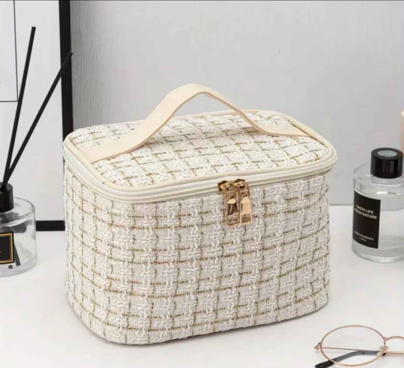 Pearl classy makeup bag