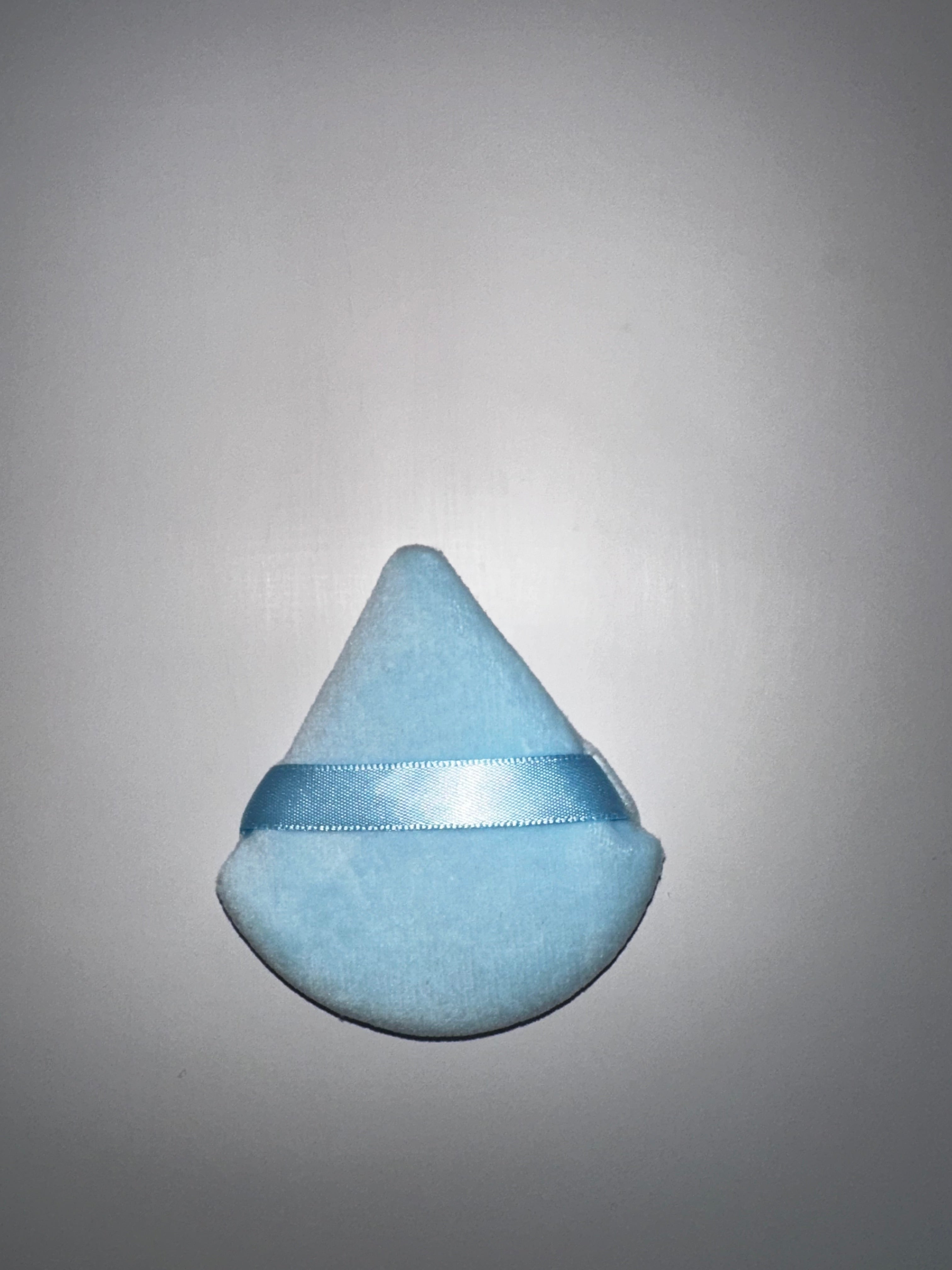Powder triangle puff