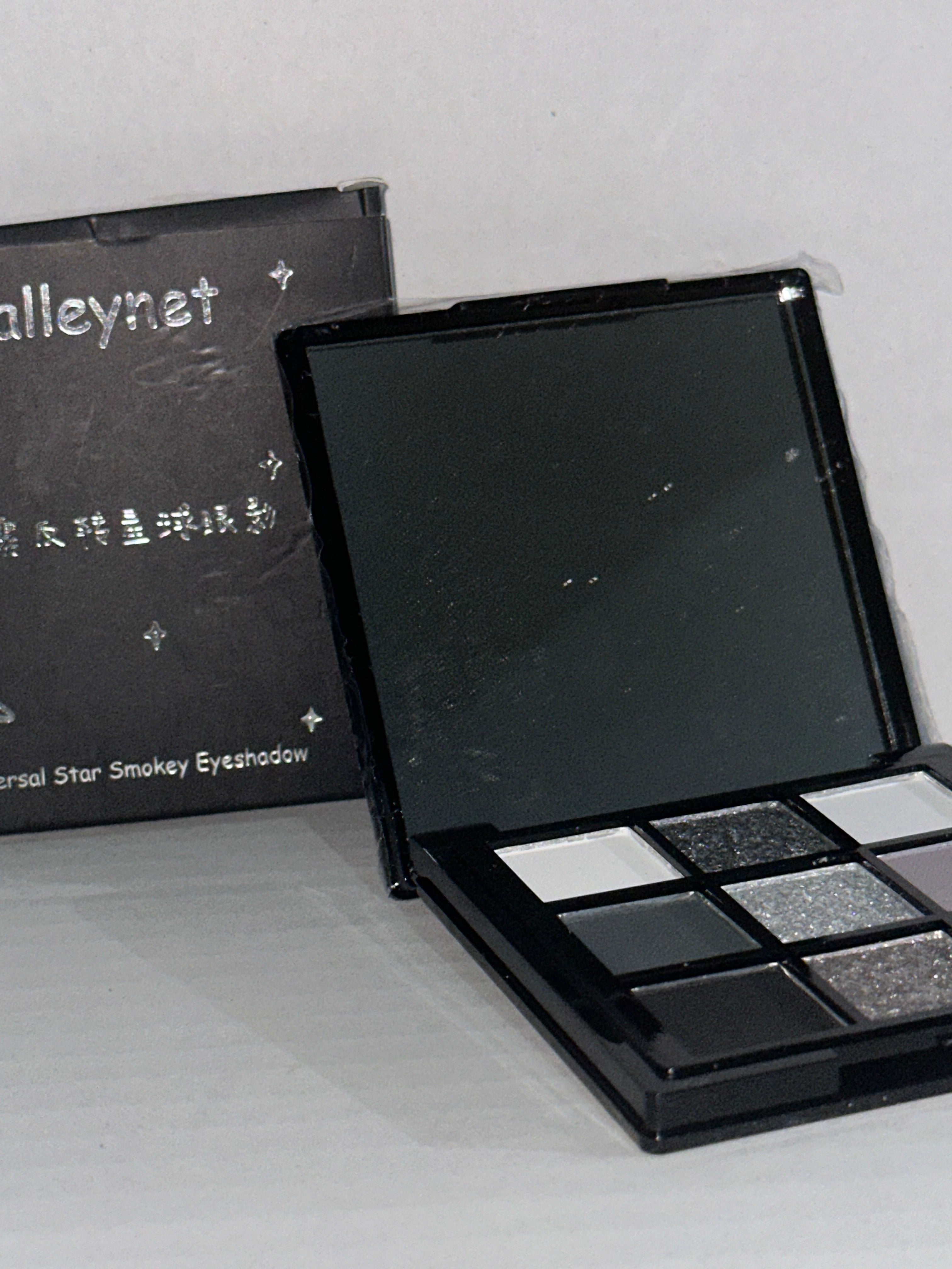 Smoky Eye Eyeshadow Palette