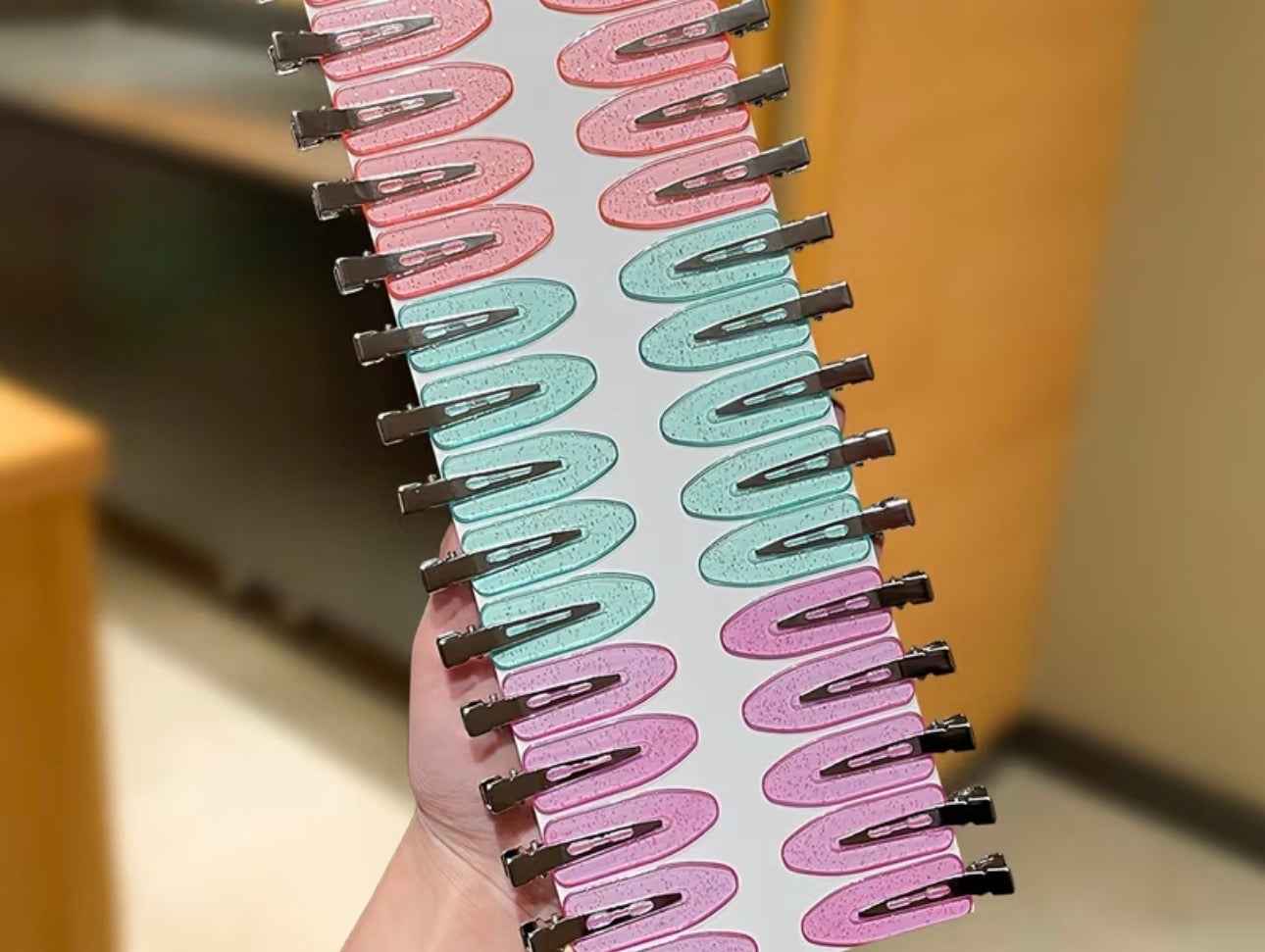 Sparkling transparent clips (2 for 1)