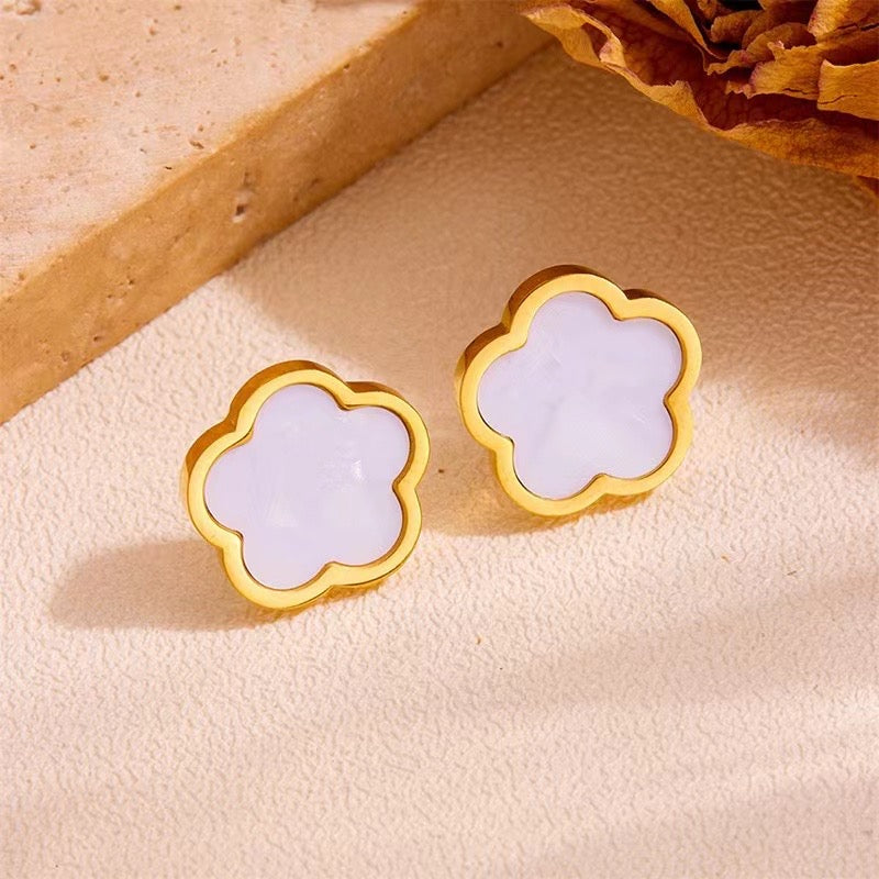 Parthenocissus Grass Stainless Steel Shell 18K Gold Plated Earrings Pvd Coated O-Shaped Chain Jewelry Set In White