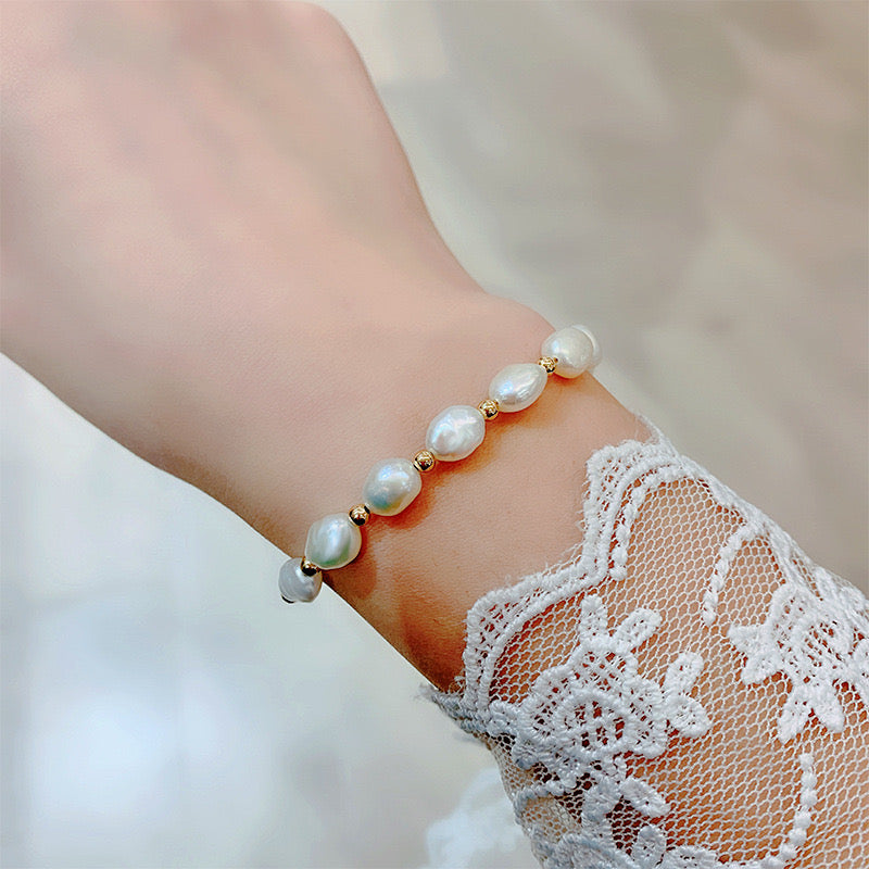 Fashion Round Pearl Titanium Steel Bracelet.Pre-Order