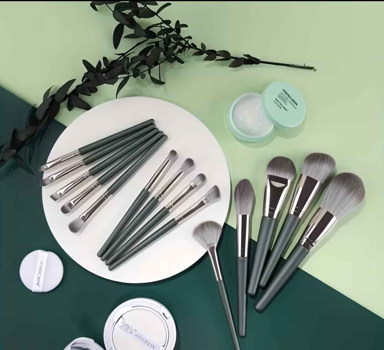 Khaki makeup brush set