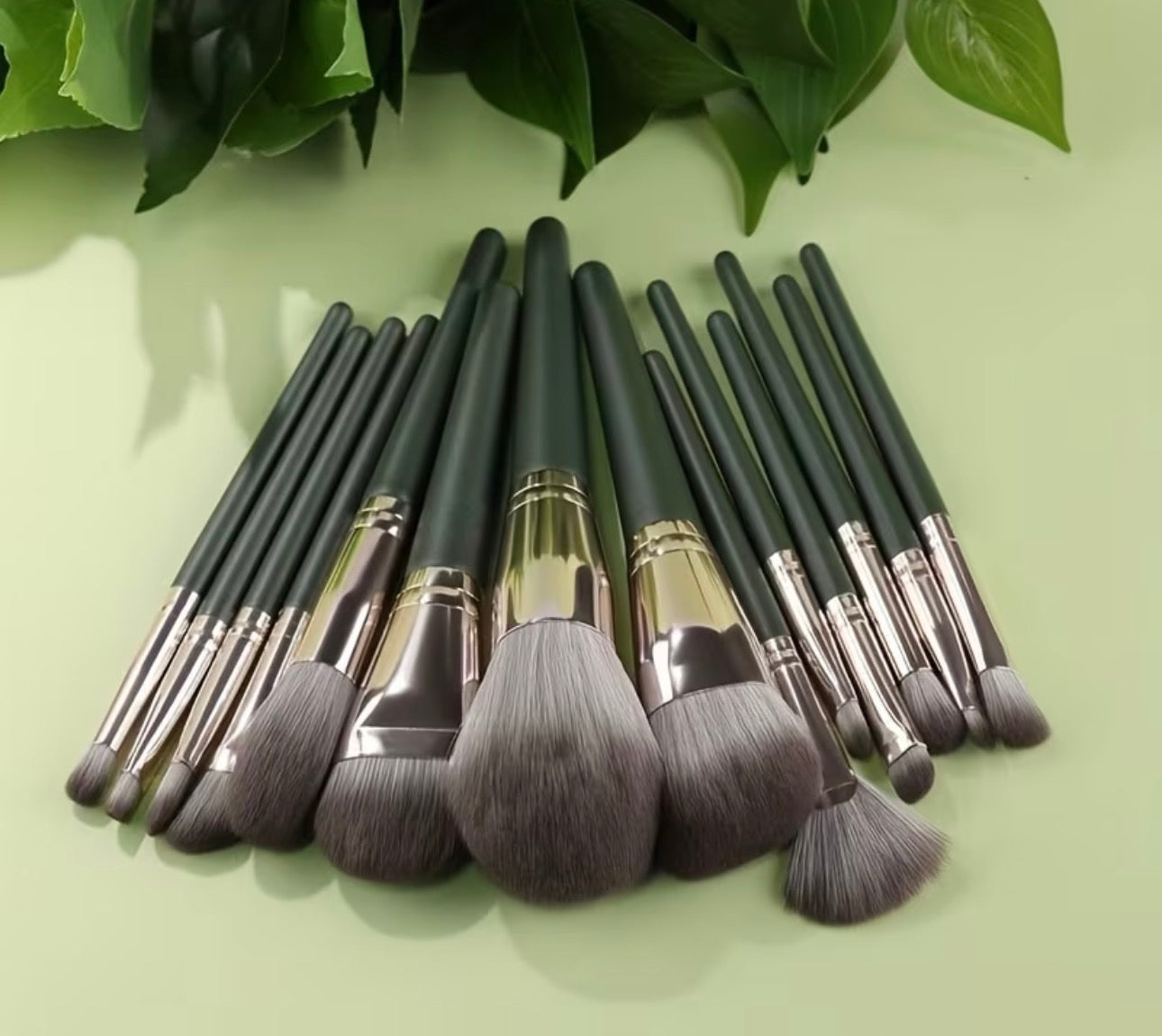 Khaki makeup brush set