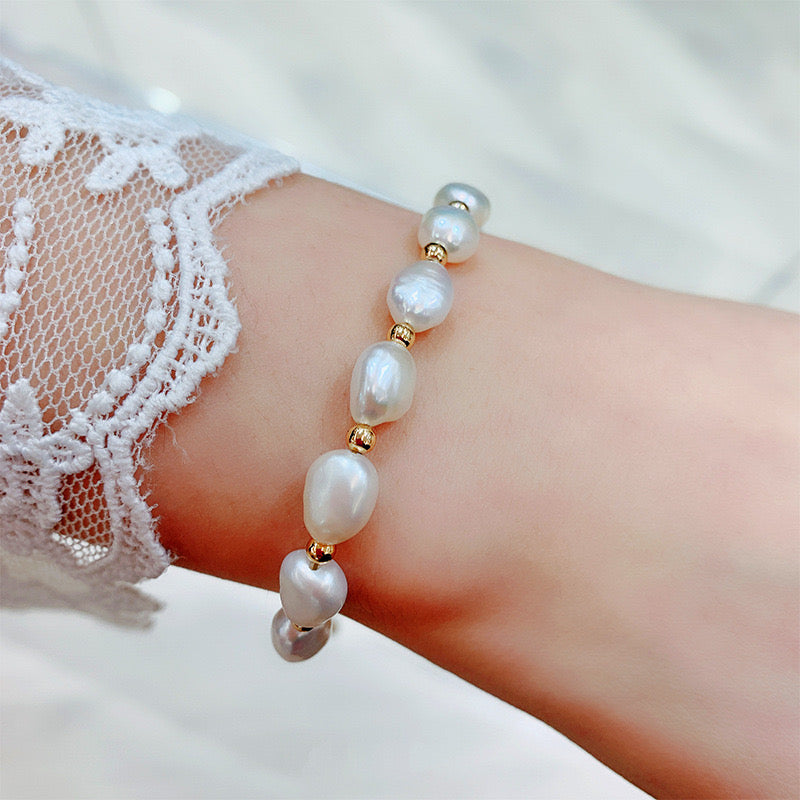 Fashion Round Pearl Titanium Steel Bracelet.Pre-Order
