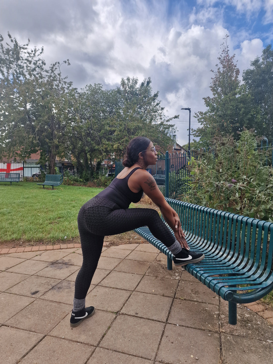 Women’s sports honeycomb leggings,active wear bottoms.