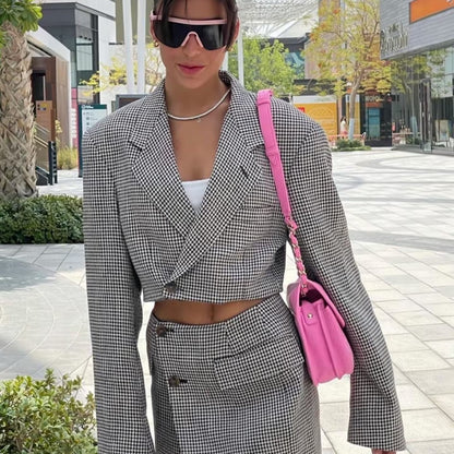 Pattern Print Cropped Blazer.