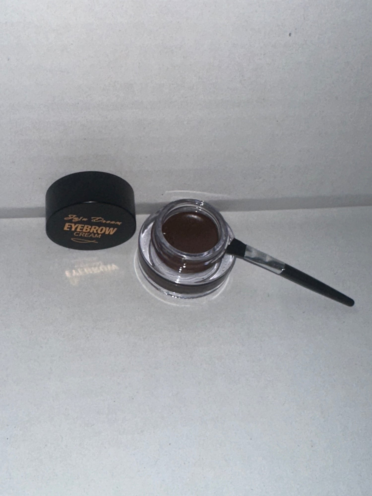 Waterproof matte eyebrow gel for sharpening and tinting your brows