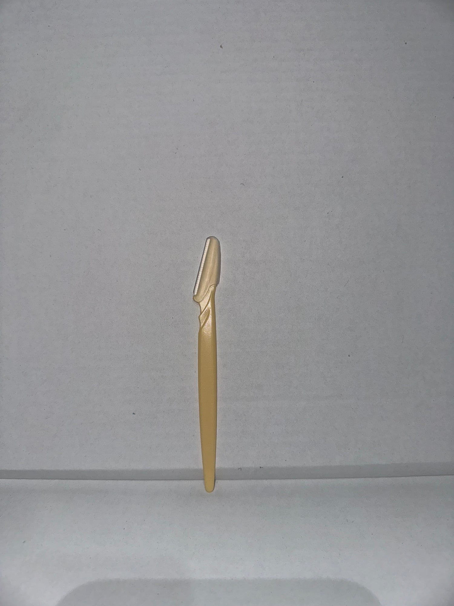 Eye brows razor