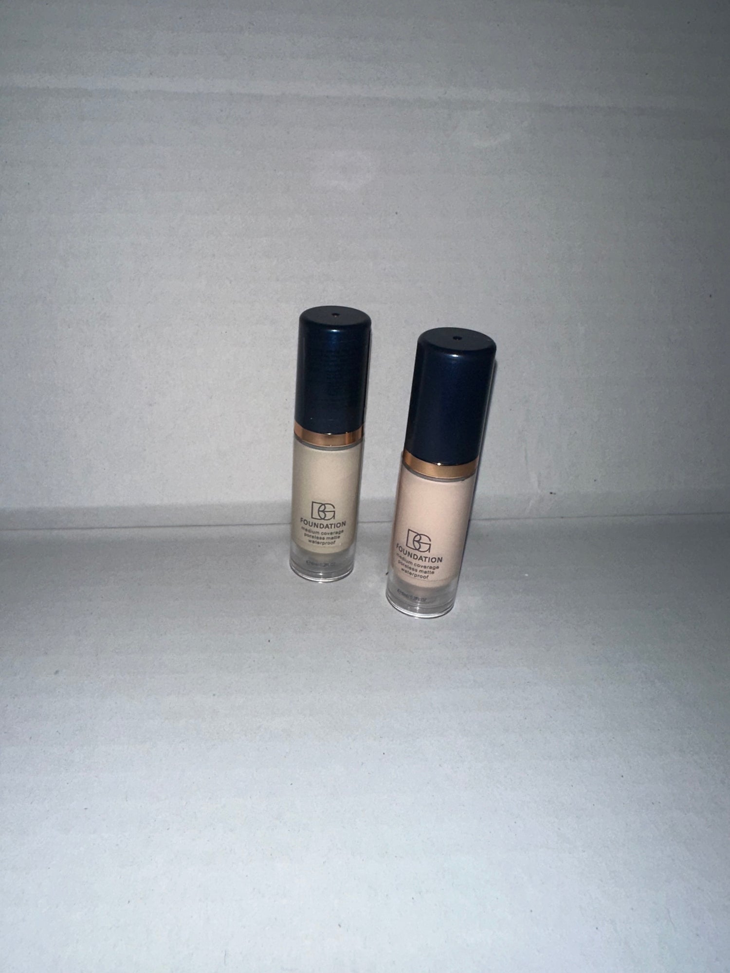 Mini water proof foundation/concealer