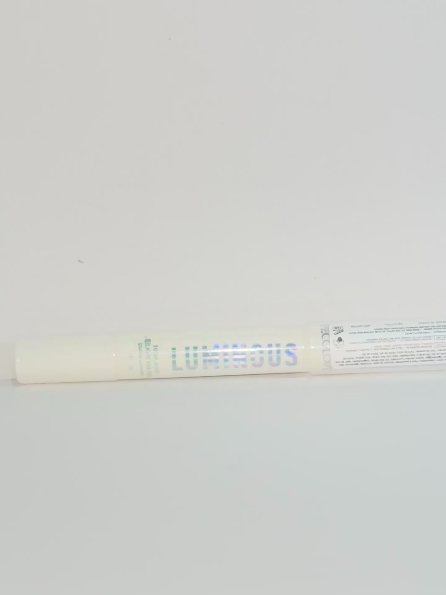 Waterproof glitter eyeshadow pen